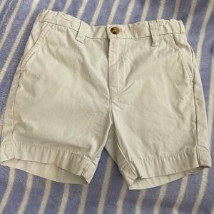 Vineyard Vines Khaki 4t shorts